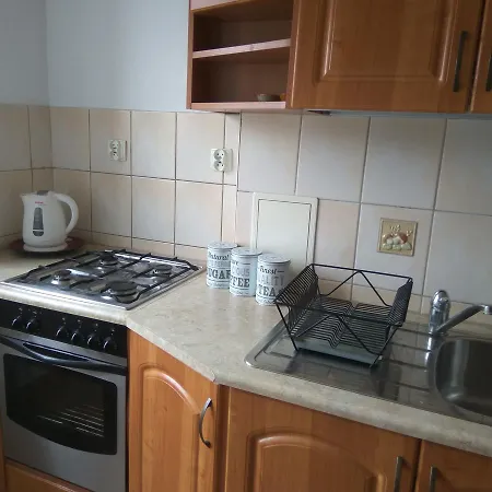 Zeromskiego 10 * Varsovia